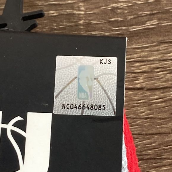 NWT Mens Size 6-12 NBA Chicago Bulls 3 Pair Low Cut Socks - Picture 5 of 9